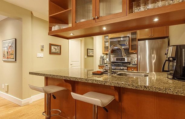 2115 Macdonald Street Kitsilano