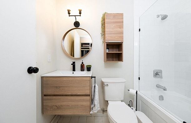 112 2020 W 8th Avenue Kitsilano