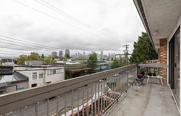 305 2080 Maple Street Kitsilano