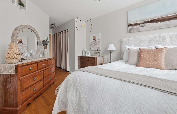 123 3440 W Broadway Kitsilano