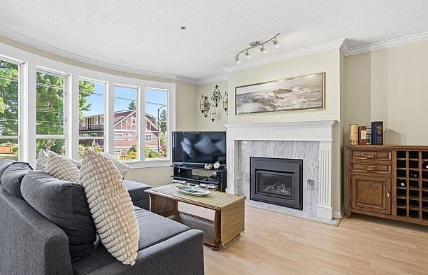 201 3220 W 4th Avenue Kitsilano
