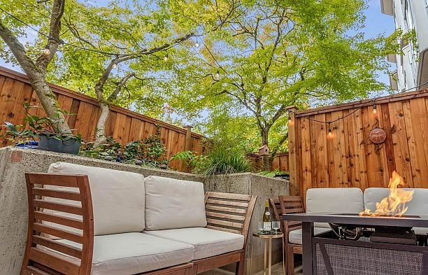 246 2565 W Broadway Street Kitsilano