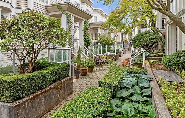 246 2565 W Broadway Street Kitsilano