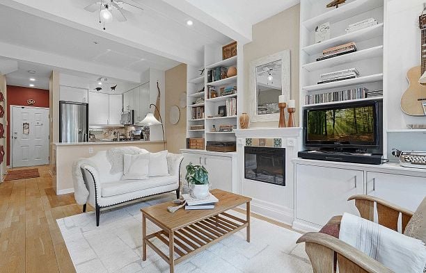 123 3440 W Broadway Kitsilano