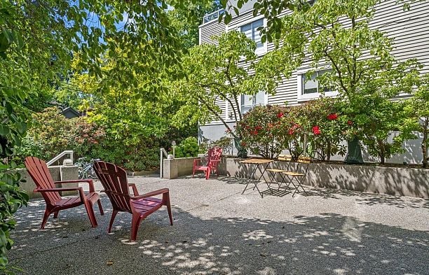 201 3220 W 4th Avenue Kitsilano