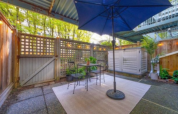 112 2020 W 8th Avenue Kitsilano