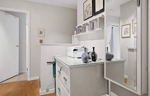 123 3440 W Broadway Kitsilano