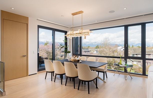 3489 Puget Drive Arbutus