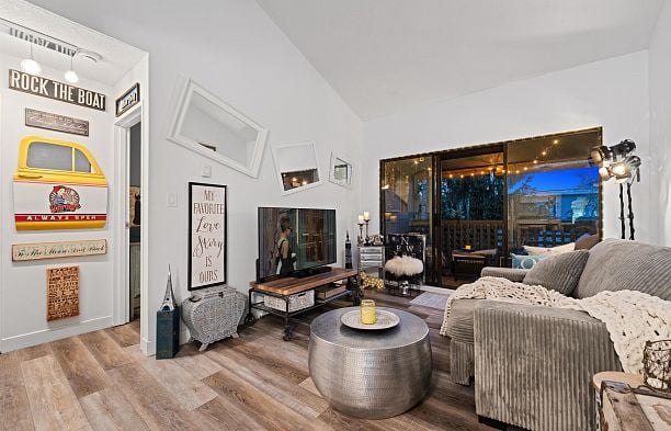 401 2173 W 6 Avenue Kitsilano