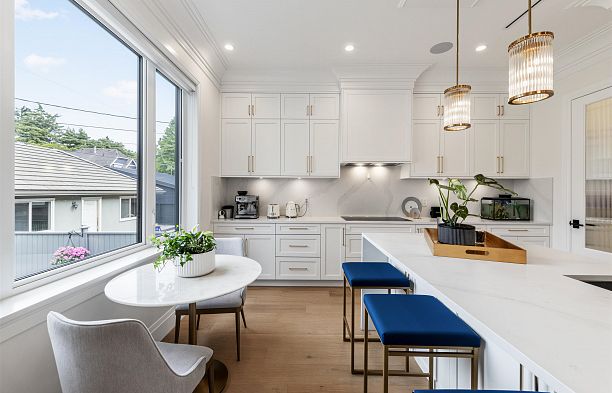 2755 W 38th Avenue Kerrisdale