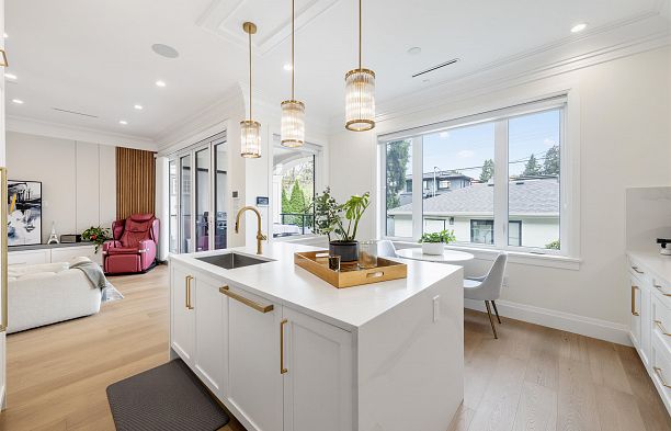2755 W 38th Avenue Kerrisdale