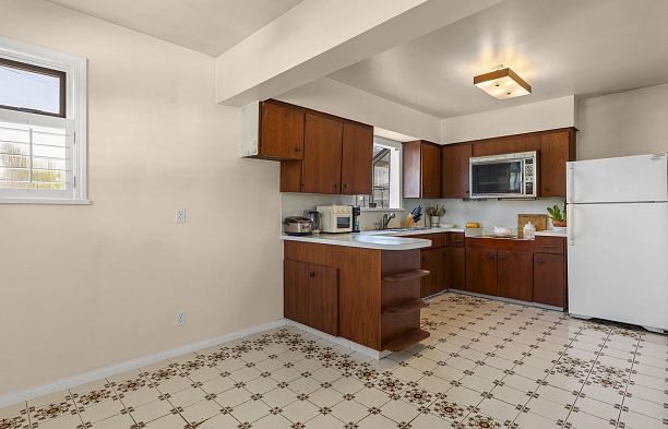 2929 W 24th Avenue Arbutus