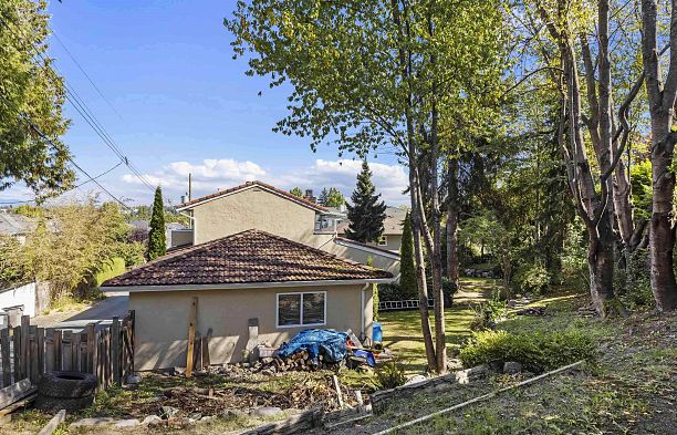 2929 W 24th Avenue Arbutus