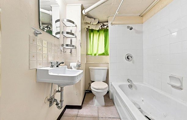 2971 W 37th Avenue MacKenzie Heights