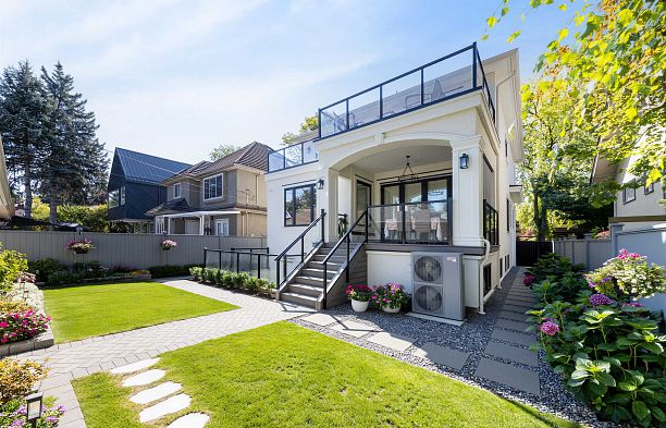 2755 W 38th Avenue Kerrisdale