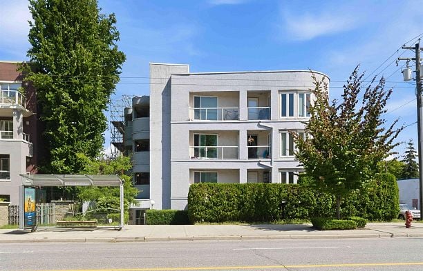 402 3505 W Broadway Kitsilano
