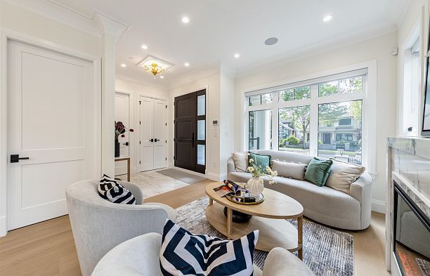 2755 W 38th Avenue Kerrisdale