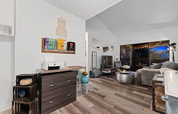 401 2173 W 6 Avenue Kitsilano
