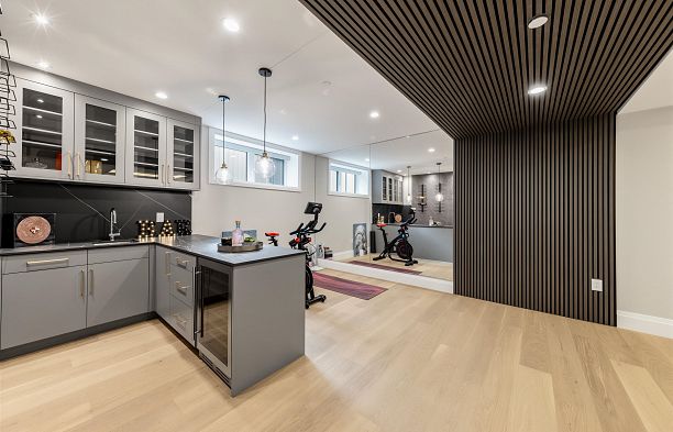 2755 W 38th Avenue Kerrisdale