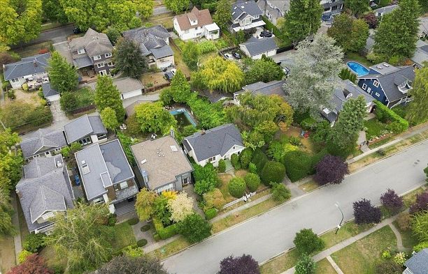 2971 W 37th Avenue MacKenzie Heights