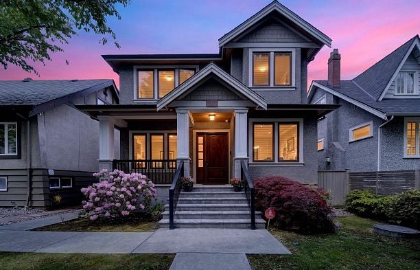 3285 W 12th Avenue Kitsilano