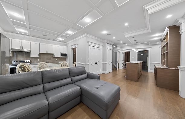 2168 W 22nd Avenue Arbutus
