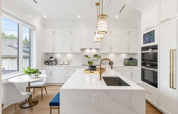 2755 W 38th Avenue Kerrisdale