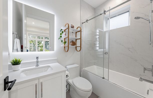 2755 W 38th Avenue Kerrisdale