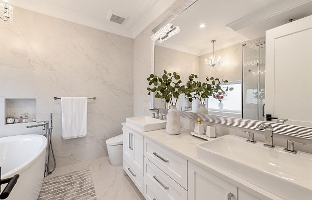 2755 W 38th Avenue Kerrisdale