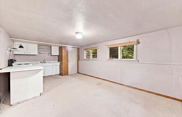 2971 W 37th Avenue MacKenzie Heights