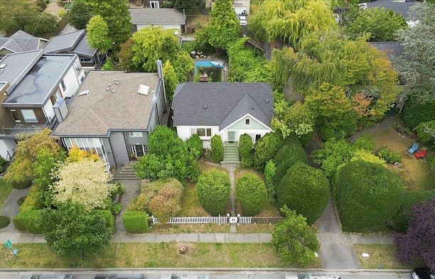 2971 W 37th Avenue MacKenzie Heights