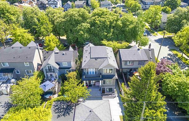 3285 W 12th Avenue Kitsilano