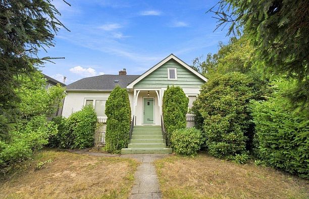 2971 W 37th Avenue MacKenzie Heights