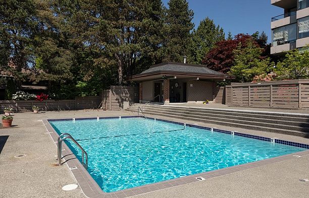309 4101 Yew Street Quilchena