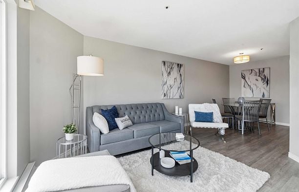 402 3505 W Broadway Kitsilano