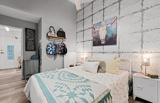 401 2173 W 6 Avenue Kitsilano