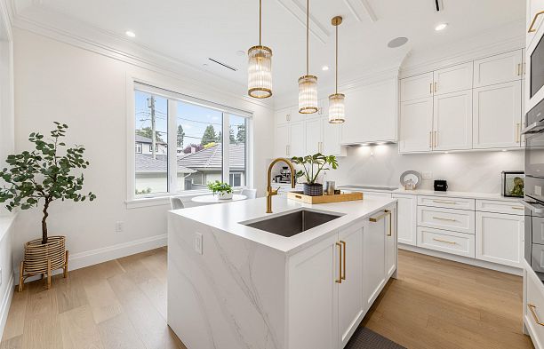 2755 W 38th Avenue Kerrisdale