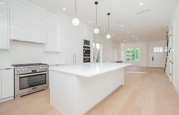 2621 Mcbain Avenue Quilchena