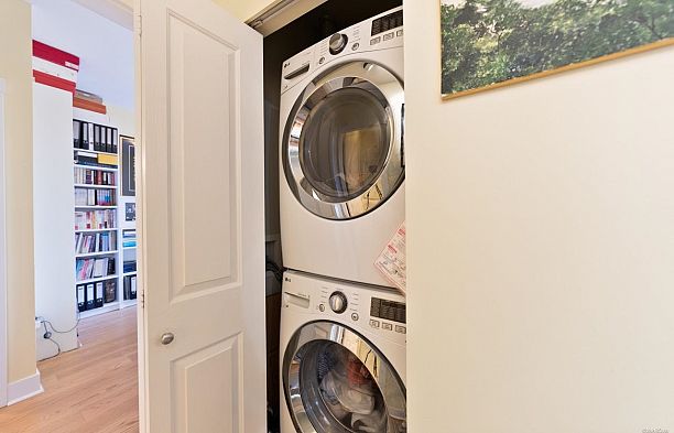 408 995 W 59th Avenue South Cambie