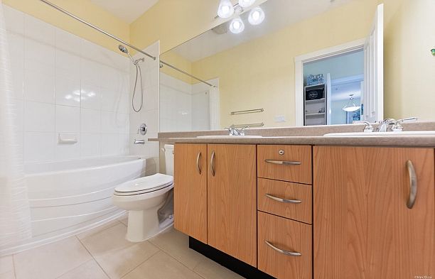408 995 W 59th Avenue South Cambie