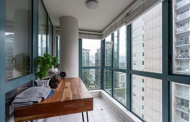 1903 1238 Melville Street Coal Harbour