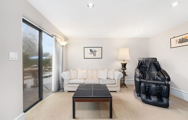 1957 Aspen Avenue Quilchena