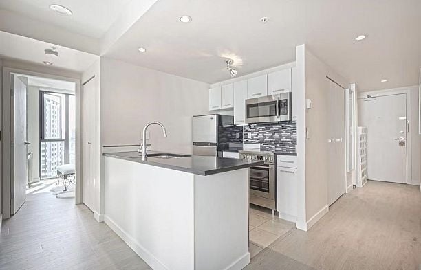 2509 1331 W Georgia Street Coal Harbour