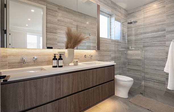 3 950 W 57th Avenue South Cambie