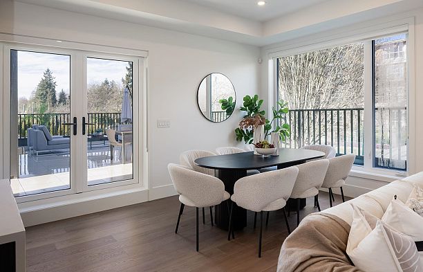 3 950 W 57th Avenue South Cambie