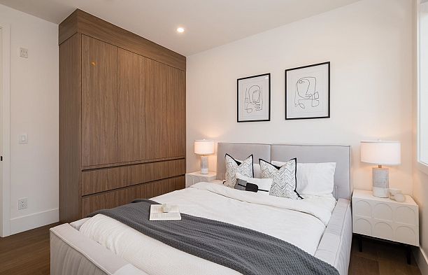 3 950 W 57th Avenue South Cambie