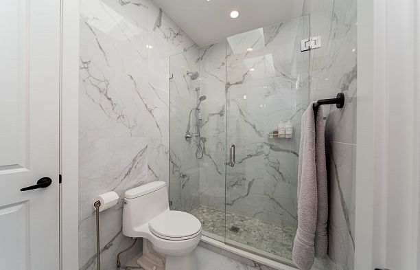 6007 Larch Street Kerrisdale
