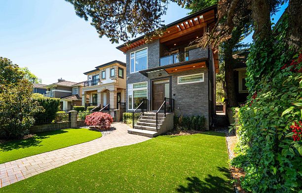 6007 Larch Street Kerrisdale