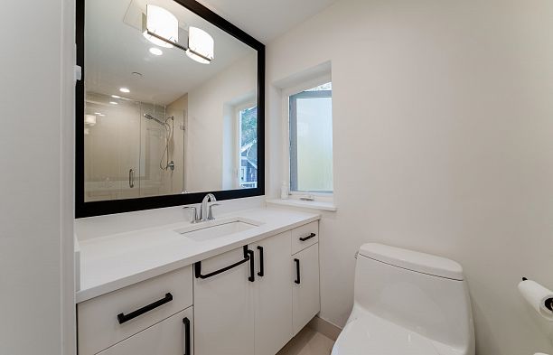 6007 Larch Street Kerrisdale