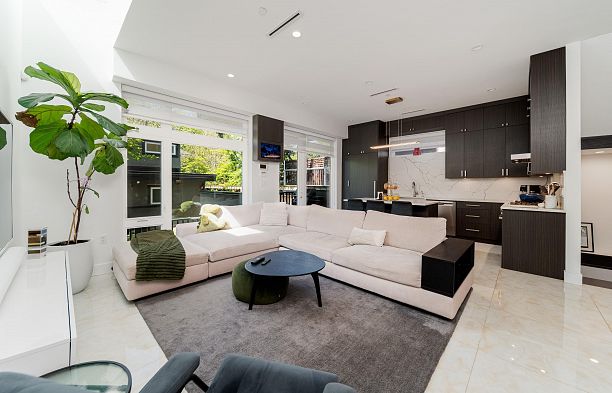 6007 Larch Street Kerrisdale